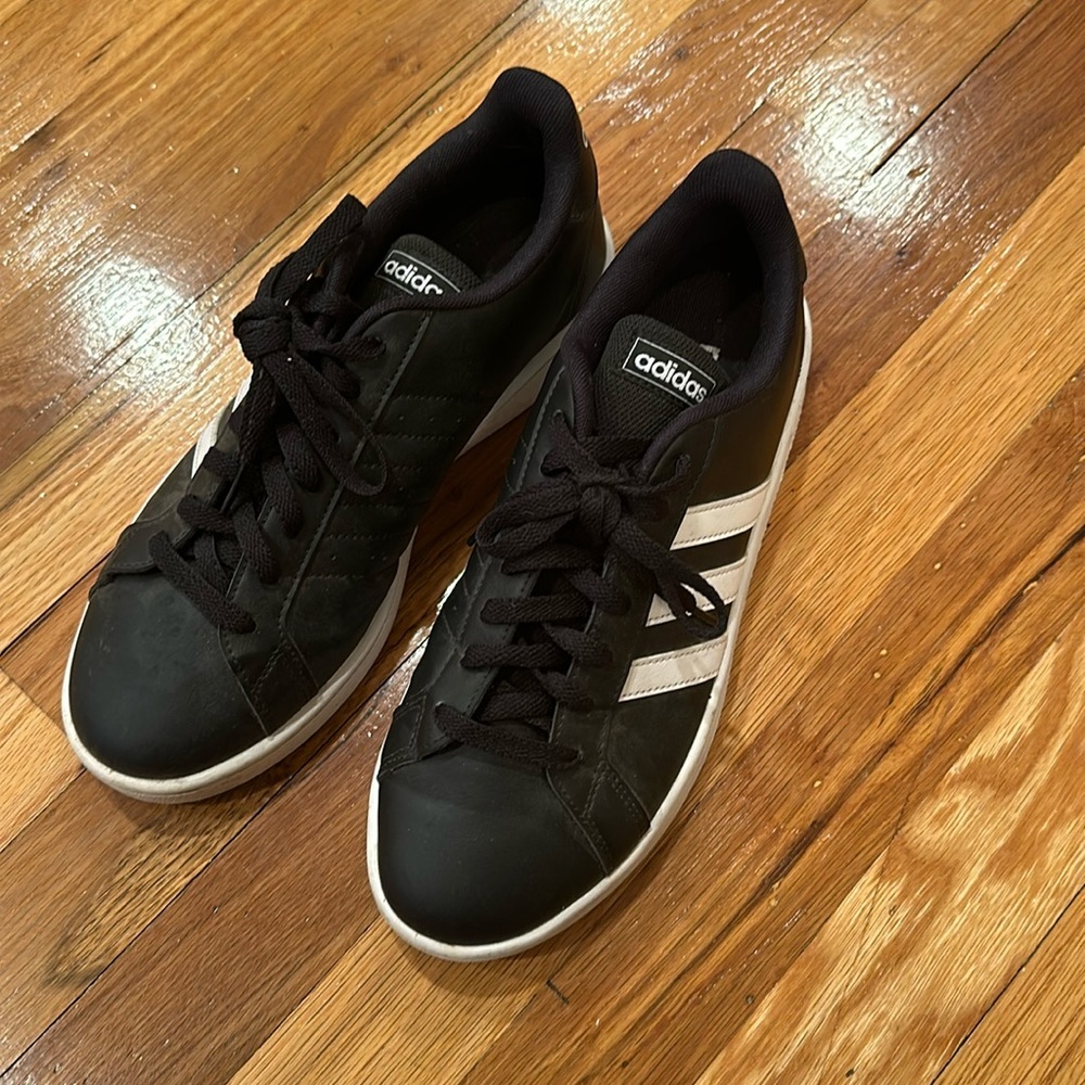 Men Adidas sneakers- almost new shape